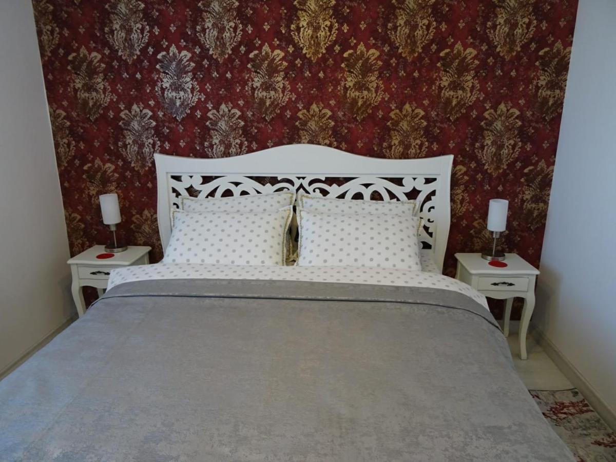 Carla'S Apart Palas-Hala Centrala 1 Bedroom, Airport Shuttle ยาช ภายนอก รูปภาพ