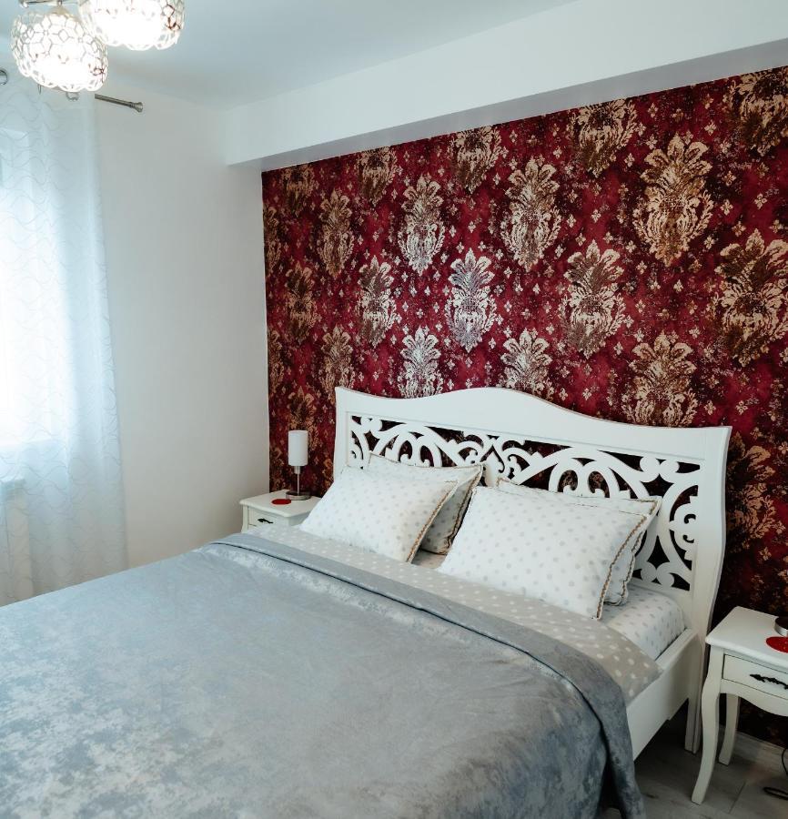 Carla'S Apart Palas-Hala Centrala 1 Bedroom, Airport Shuttle ยาช ภายนอก รูปภาพ