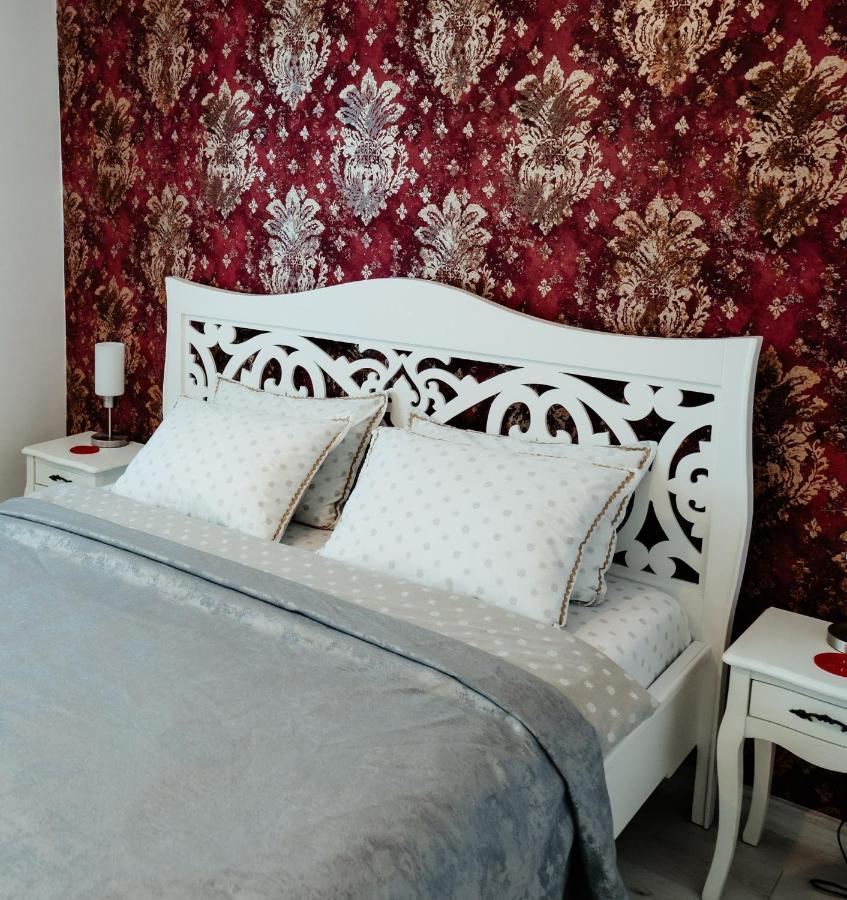 Carla'S Apart Palas-Hala Centrala 1 Bedroom, Airport Shuttle ยาช ภายนอก รูปภาพ