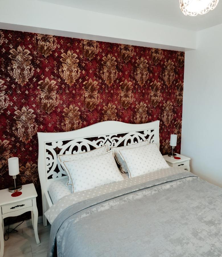 Carla'S Apart Palas-Hala Centrala 1 Bedroom, Airport Shuttle ยาช ภายนอก รูปภาพ